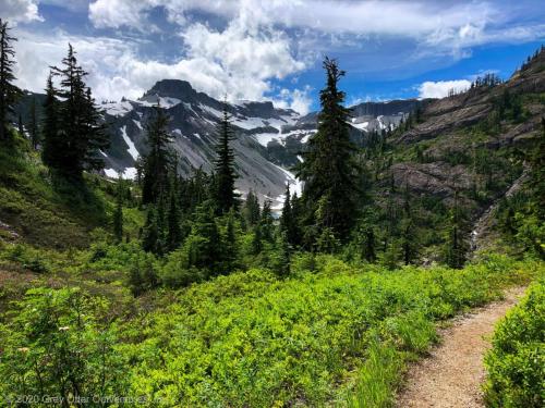 Hiking the Chain Lakes Loop, Washington - Grey Otter Outventures®